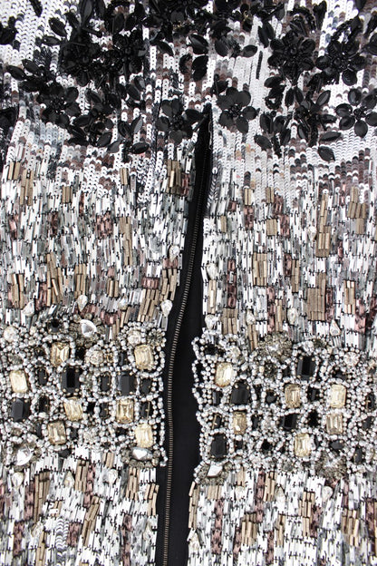 Robe de créateur Dolce & Gabbana, argentée, confectionnée à la main, issue d'un défilé.