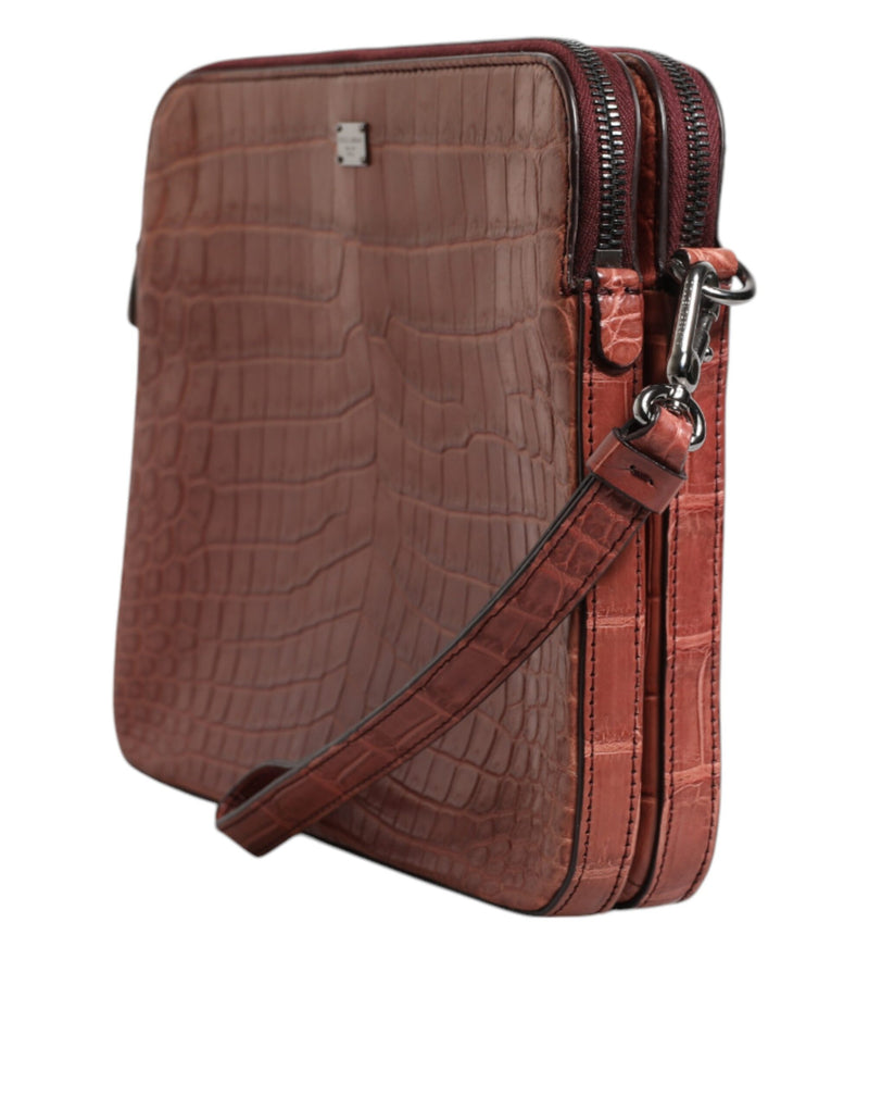 Sac porte-documents pour homme Dolce & Gabbana en cuir croco bordeaux avec plaque logo