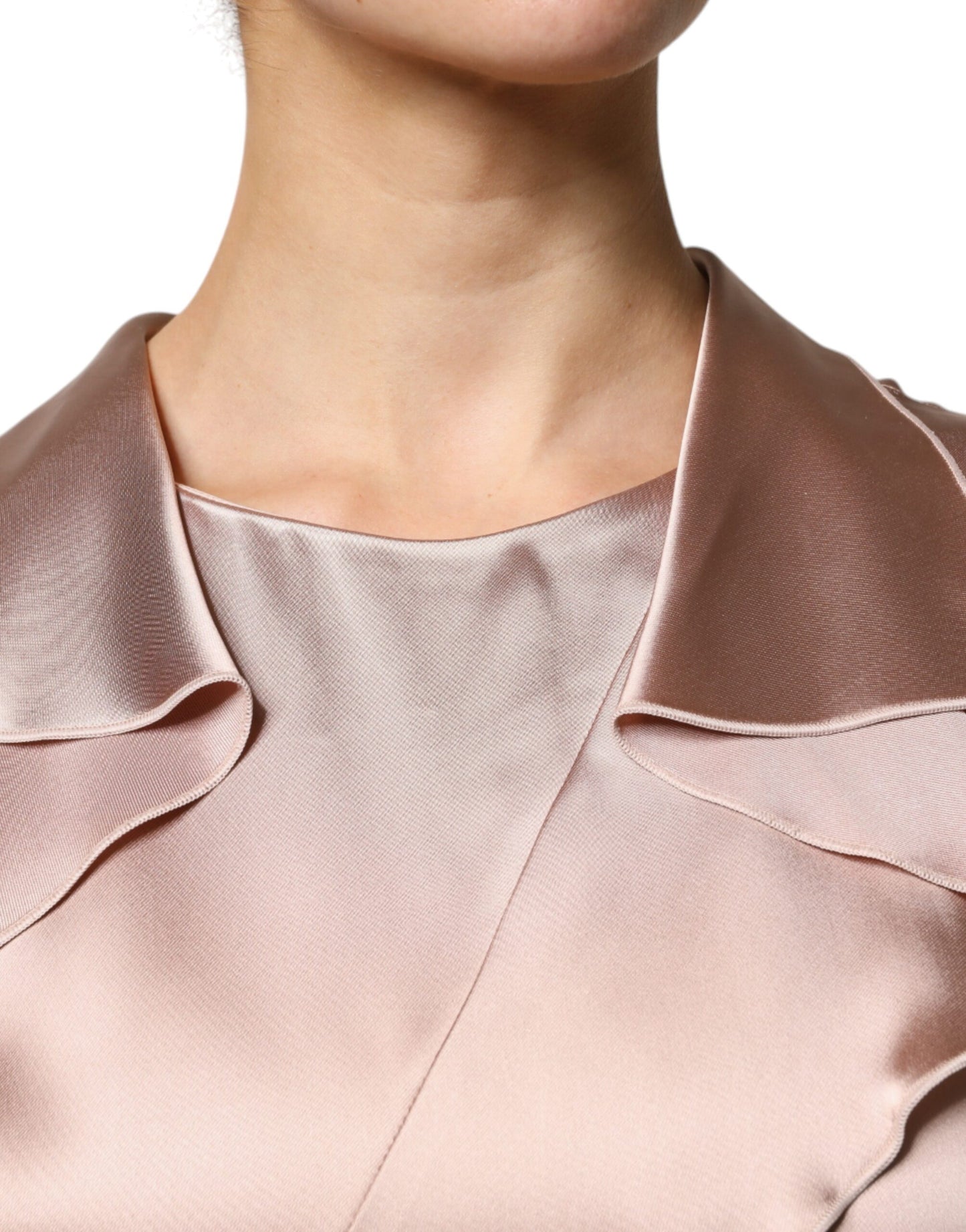 Mini-robe portefeuille en satin rose à manches longues d'Emporio Armani