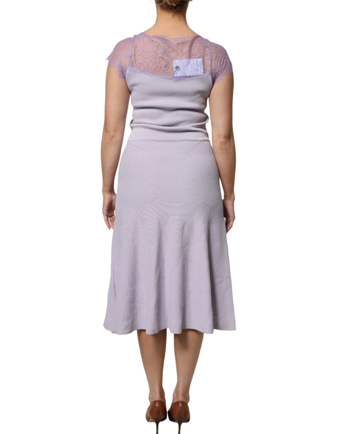 Robe midi trapèze violette à manches courtes et dentelle florale de Blumarine