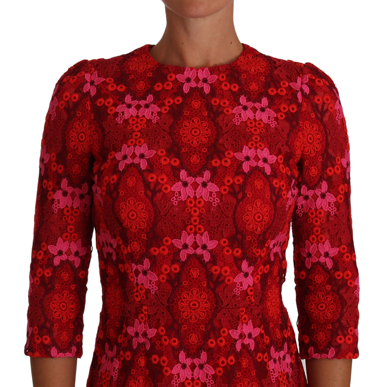 Robe fourreau rouge et rose en dentelle crochetée à motif floral Dolce &amp; Gabbana