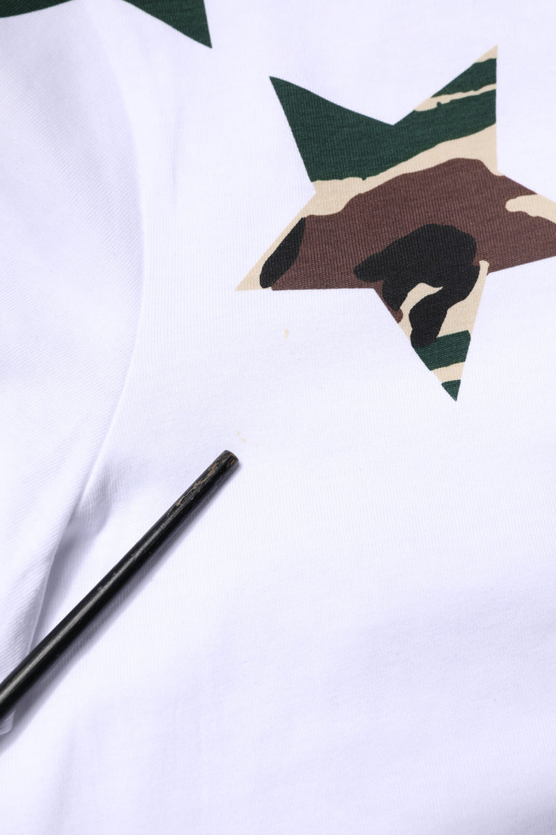 T-shirt à col rond blanc à motifs camouflage et étoiles de Dolce &amp; Gabbana