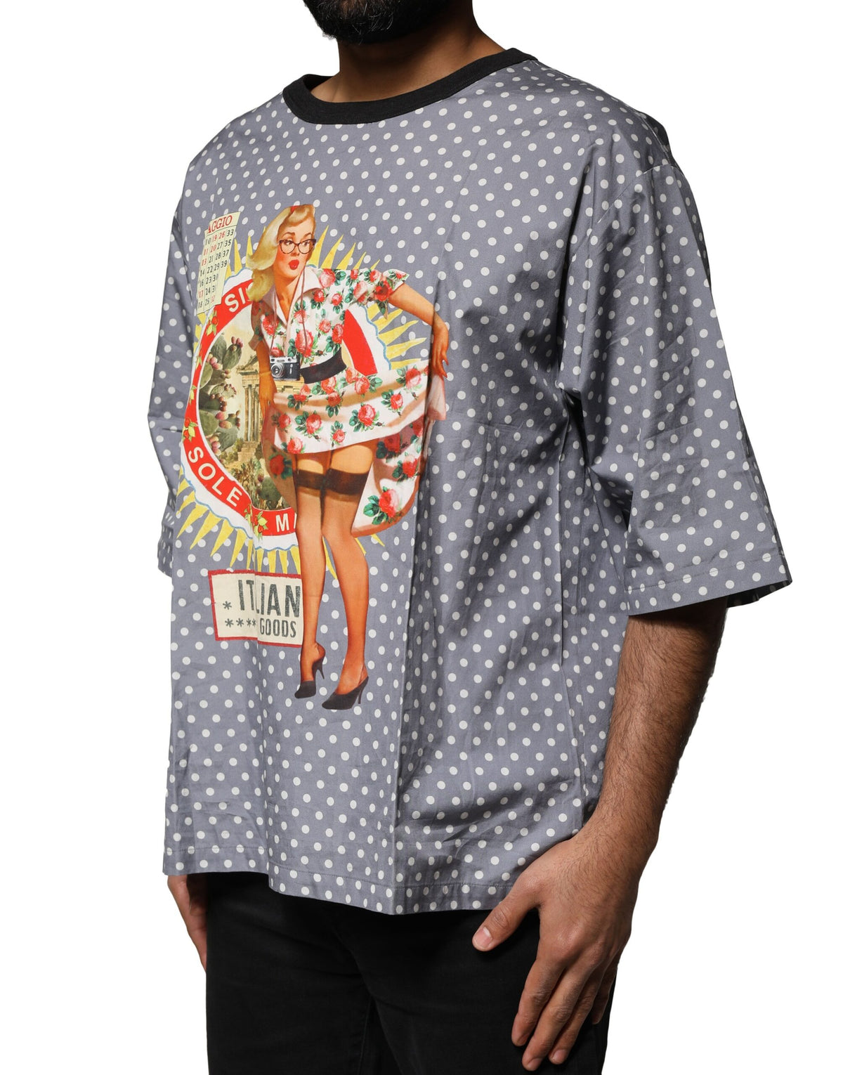 T-shirt à col rond Dolce &amp; Gabbana gris à pois avec imprimé pin-up.
