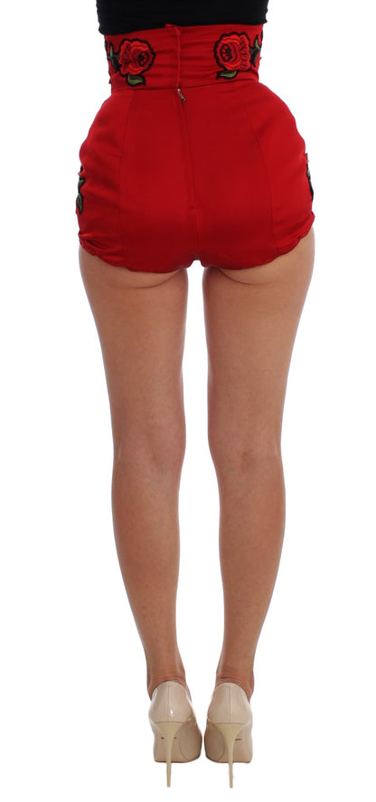 Shorts en soie rouge à motifs roses et cristaux de Dolce & Gabbana