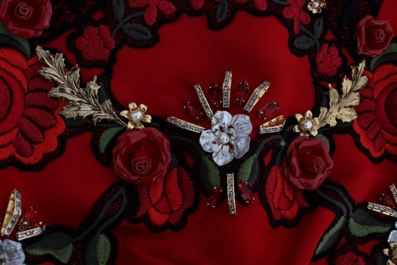 Short en soie rouge à motifs de roses et cristaux de Dolce &amp; Gabbana