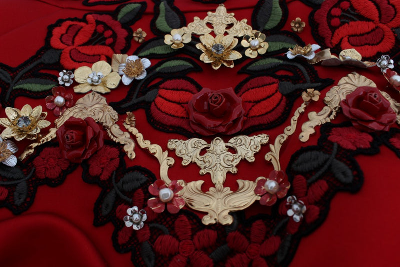 Short en soie rouge à motifs de roses et cristaux de Dolce &amp; Gabbana