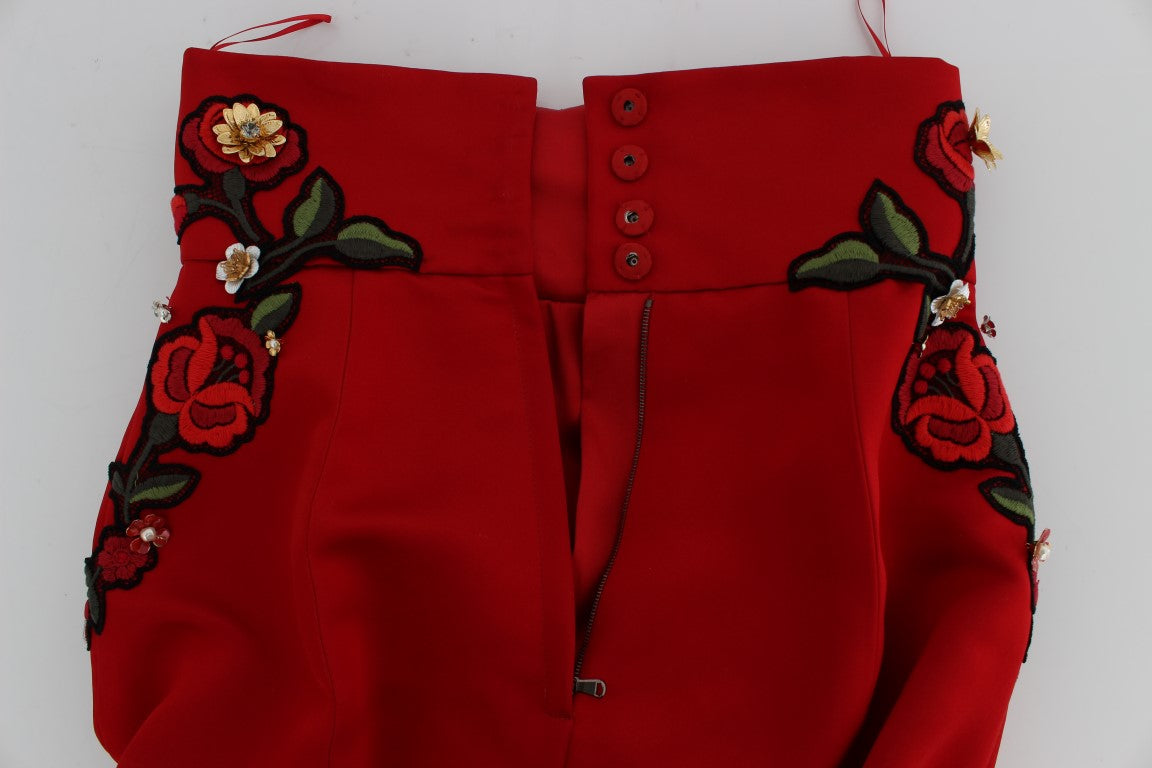 Short en soie rouge à motifs de roses et cristaux de Dolce & Gabbana