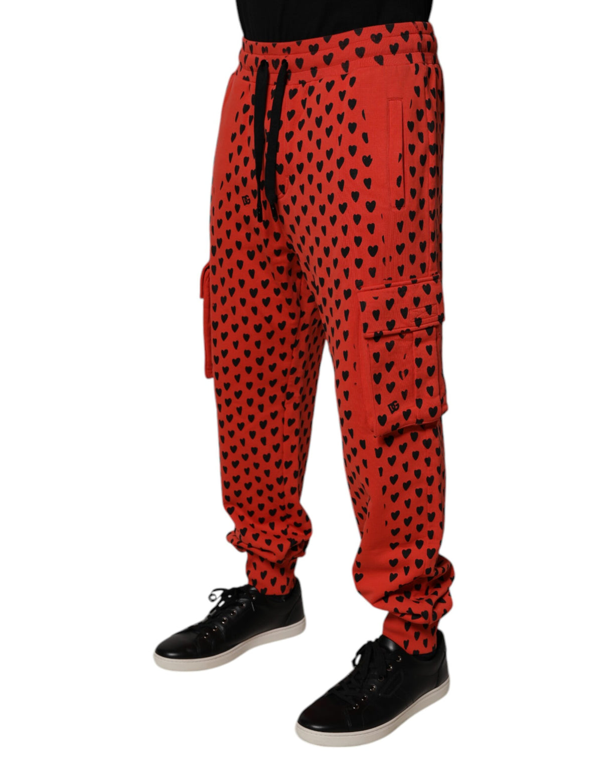 Pantalon de jogging cargo à motifs cœurs rouges Dolce &amp; Gabbana pour homme.