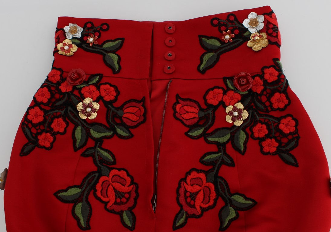 Shorts siciliens en soie rouge à motifs de roses de Dolce &amp; Gabbana