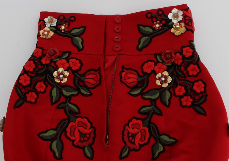 Shorts siciliens en soie rouge à motifs de roses de Dolce &amp; Gabbana