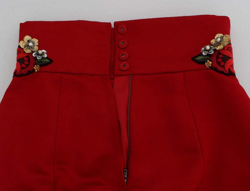 Short en soie rouge à motifs de roses et cristaux de Dolce &amp; Gabbana