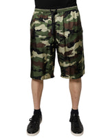 Shorts Bermuda en soie à taille mi-hauteur, multicolores et à motif camouflage de Dolce &amp; Gabbana