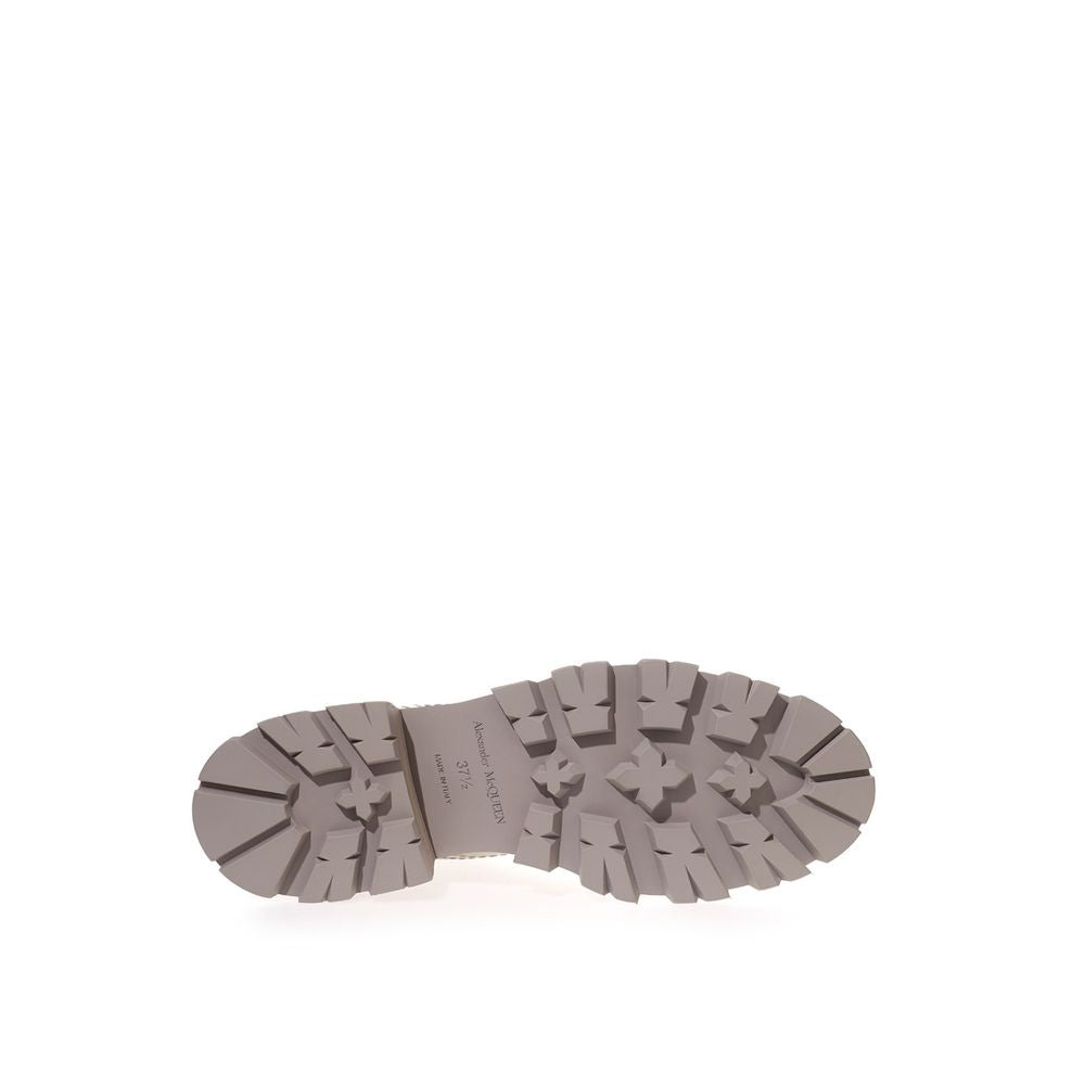Bottines en cuir gris chic Alexander McQueen pour une allure élégante.