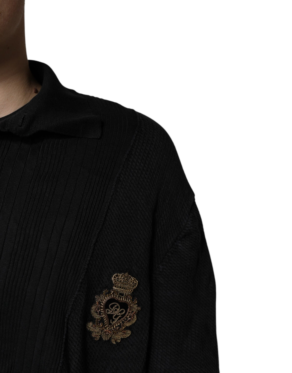 Pull en soie noir à boutons brodés à motif héraldique de Dolce &amp; Gabbana