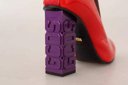 Bottines GCDS en cuir rouge et tissu noir, talons à logo.