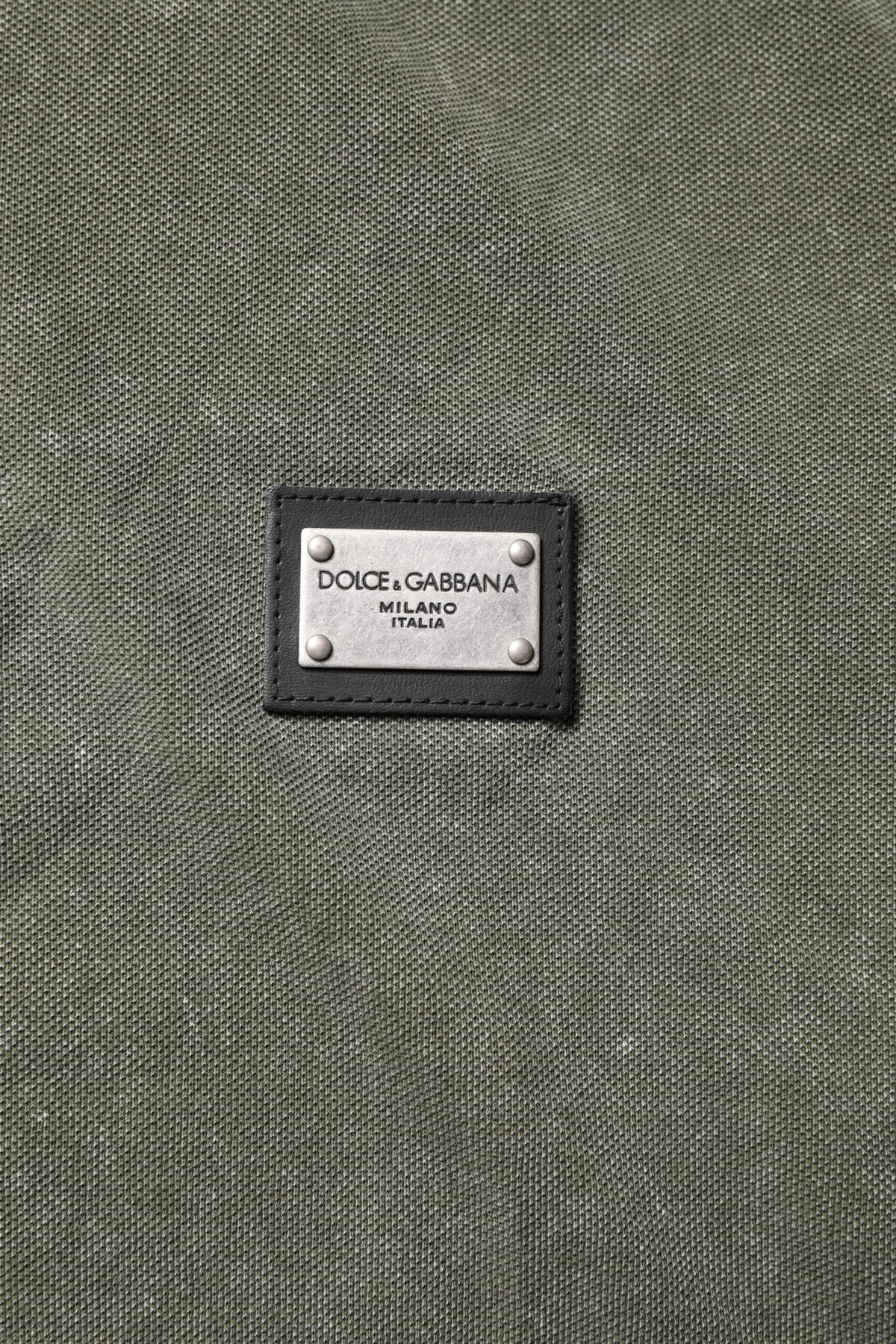 Polo en coton vert armée avec plaque de logo Dolce &amp; Gabbana - T-shirt