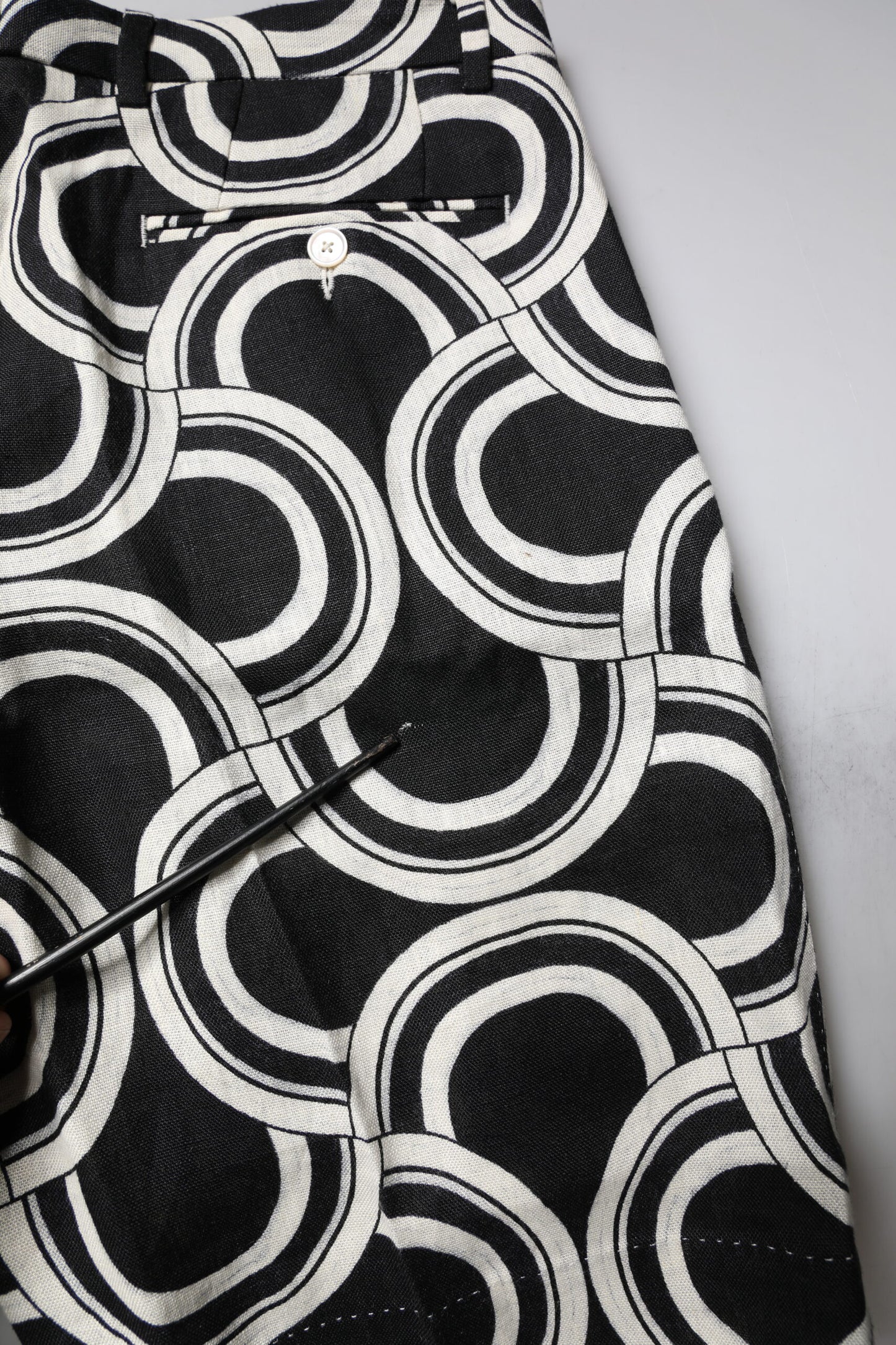 Shorts Bermuda en lin noir et blanc de Dolce & Gabbana