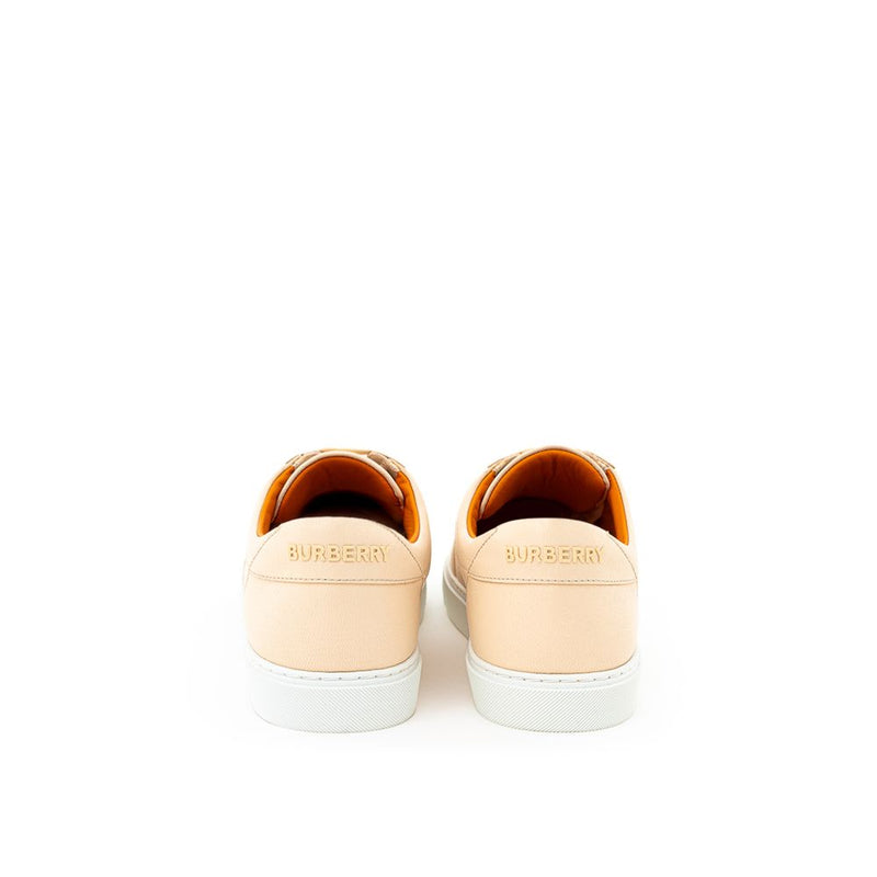 Burberry Pink Leather Sneaker - Élégance et Style