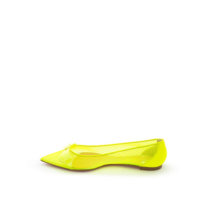Christian Louboutin Elegance, ballerine en maille jaune soleil.