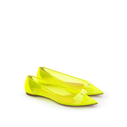 Christian Louboutin Elegance, ballerine en maille jaune soleil.