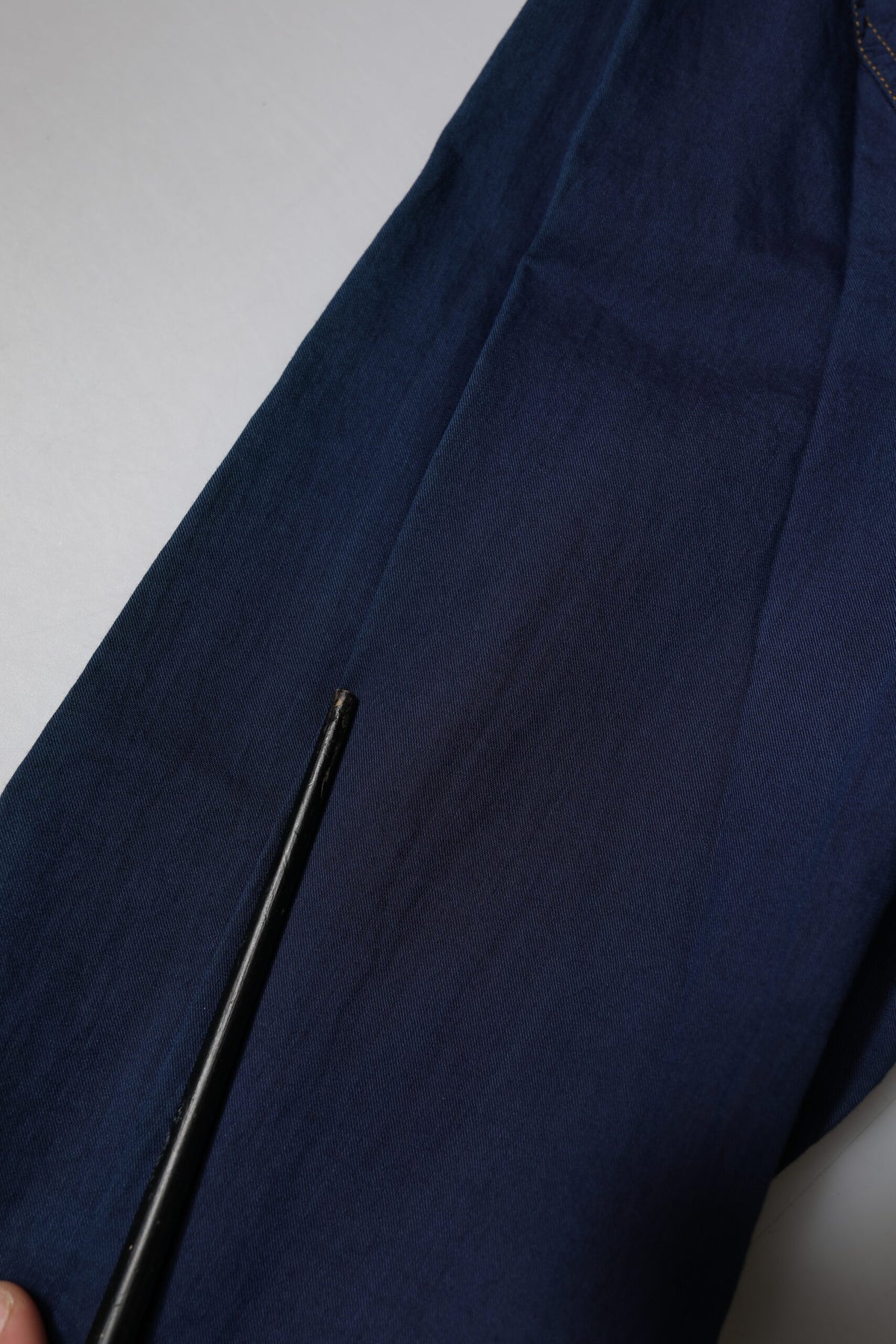 Chemise habillée Dolce &amp; Gabbana en coton bleu foncé, dorée.