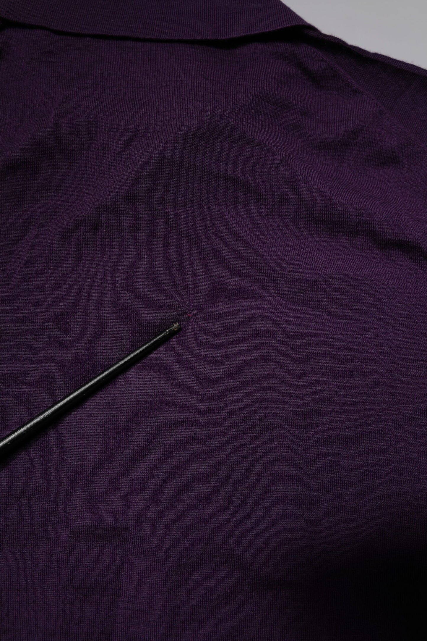 T-shirt polo à col en cachemire violet de Dolce &amp; Gabbana