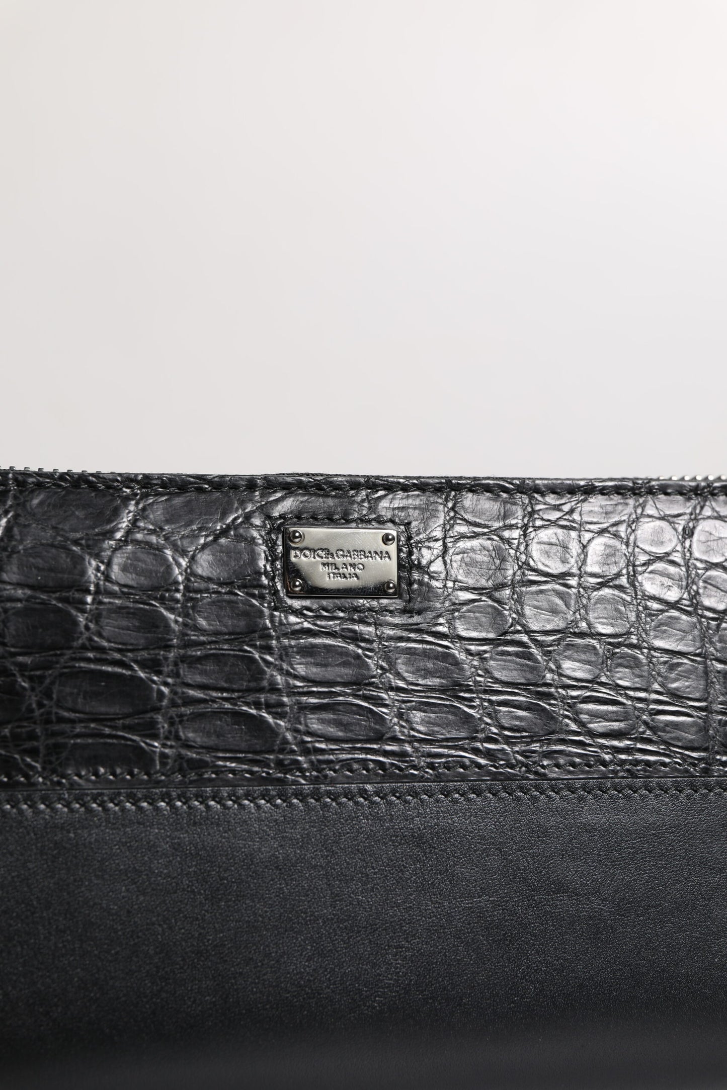 Dolce & Gabbana zwarte leren portemonnee met logo-plaquette en ritssluiting rondom