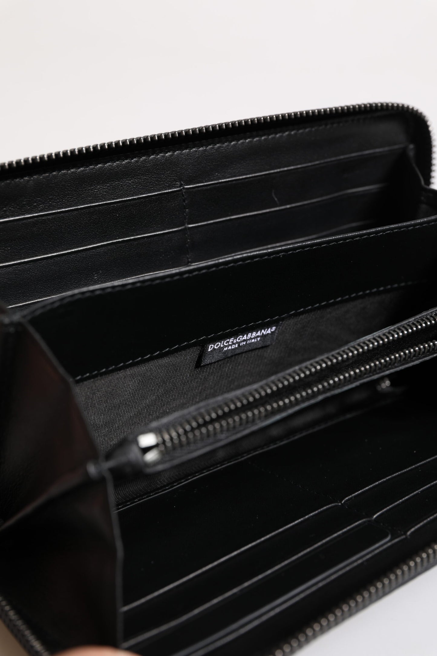 Dolce & Gabbana Zwartblauwe Exotische Leren Continentale Portemonnee met Embossing