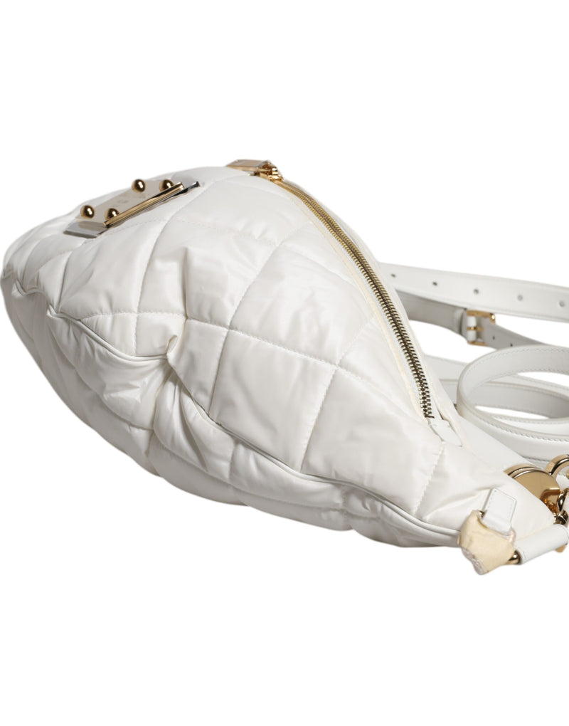 Dolce & Gabbana Sac Banane Blanc Matelassé avec Plaque Logo