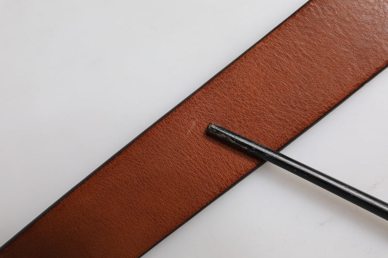 Dolce &amp; Gabbana Bruine Leren Riem met Gouden Kristallen Gesp