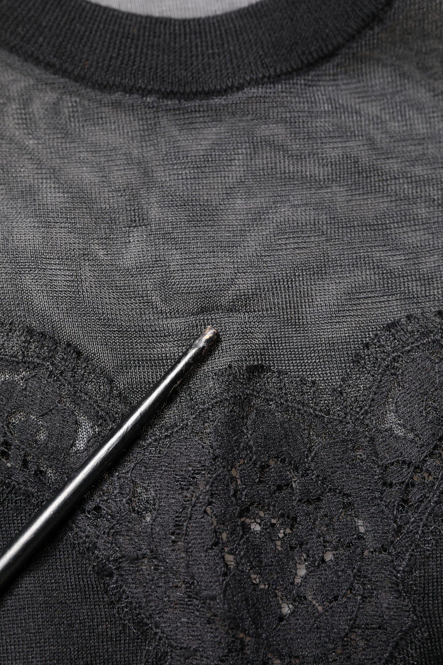 Dolce &amp; Gabbana Zwarte Kant Top met Ronde Hals en Zonder Mouwen