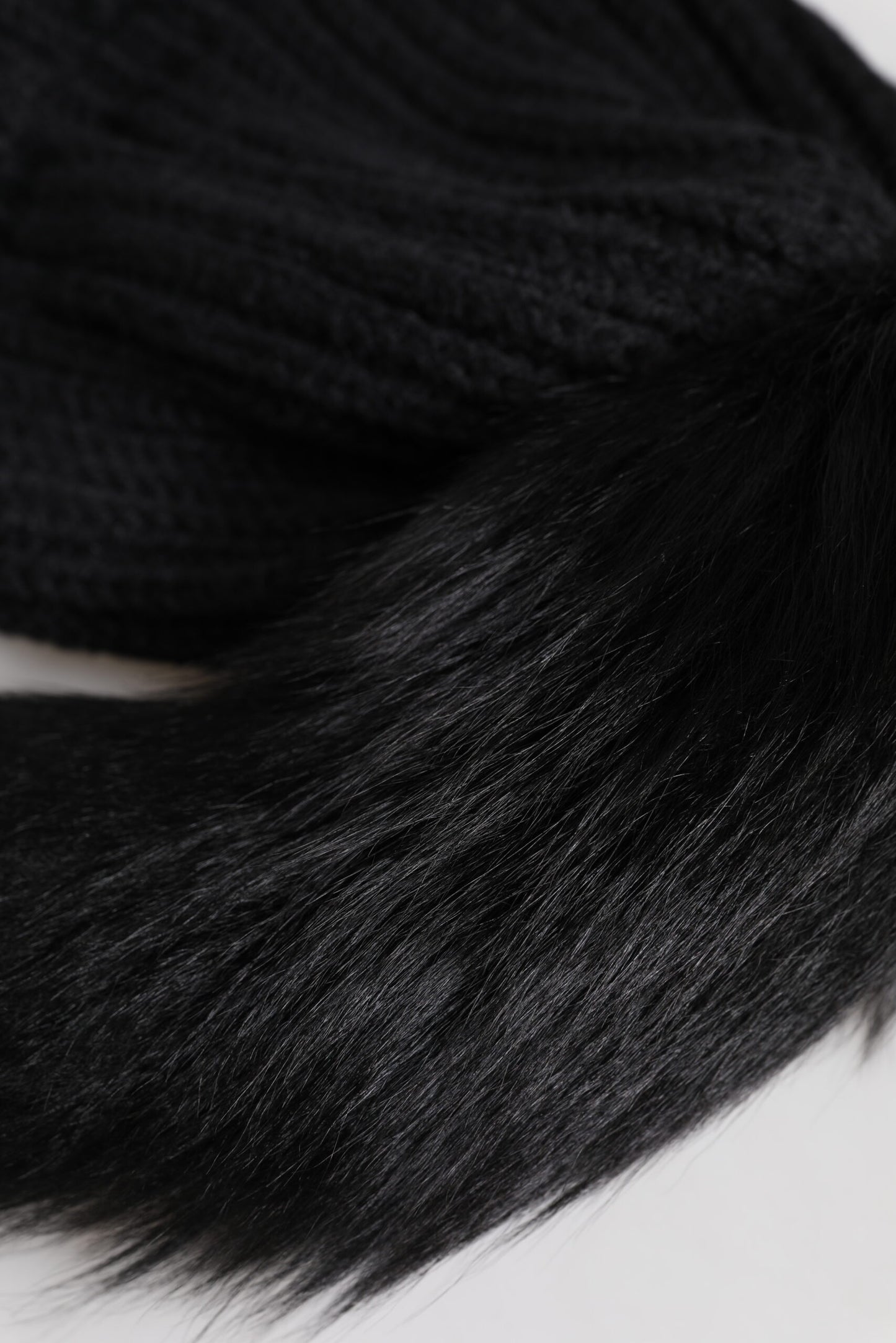 Dolce & Gabbana Zwarte gebreide wintermuts van acrylbont