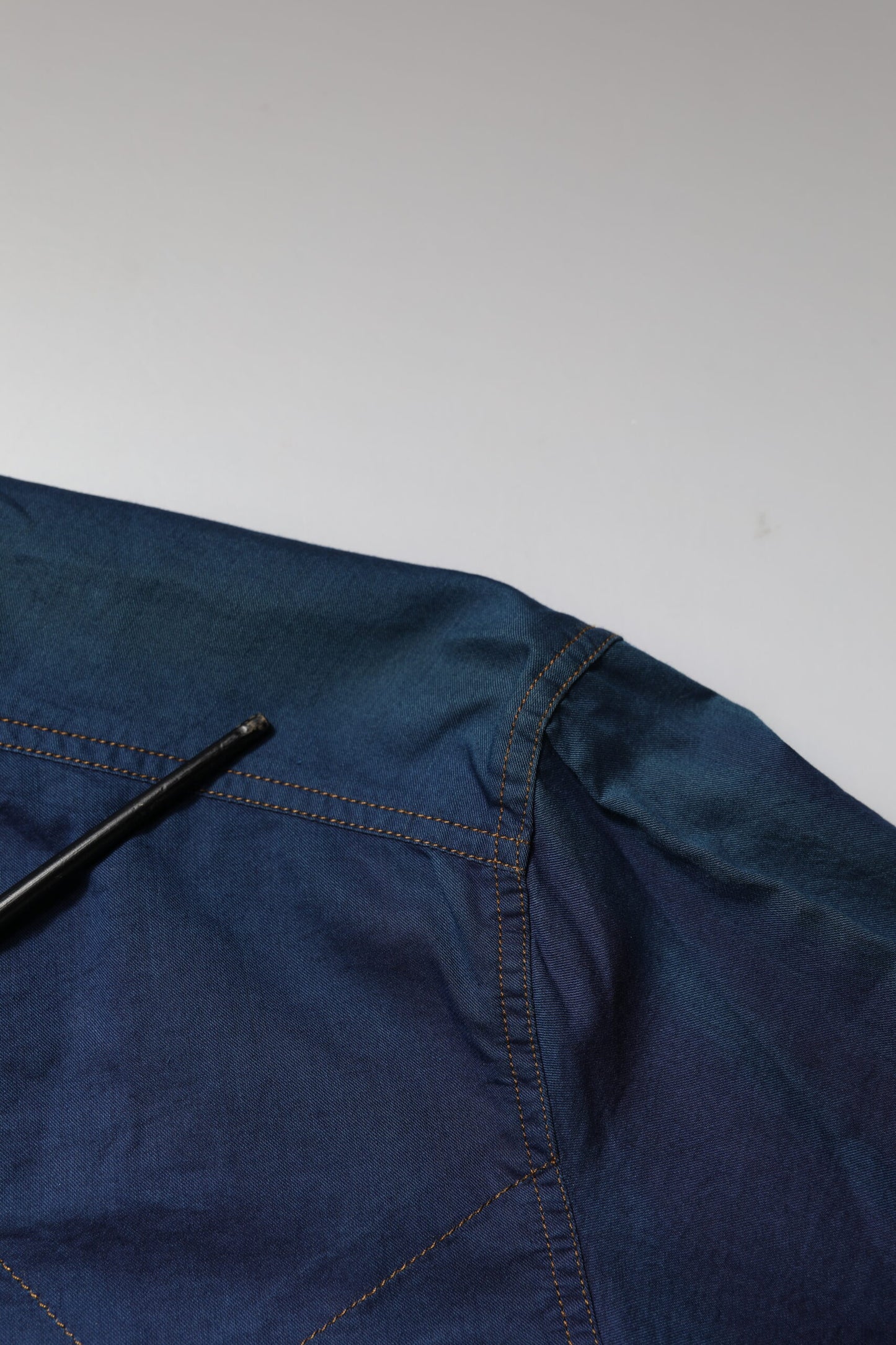 Chemise décontractée à manches longues en coton bleu doré de Dolce & Gabbana