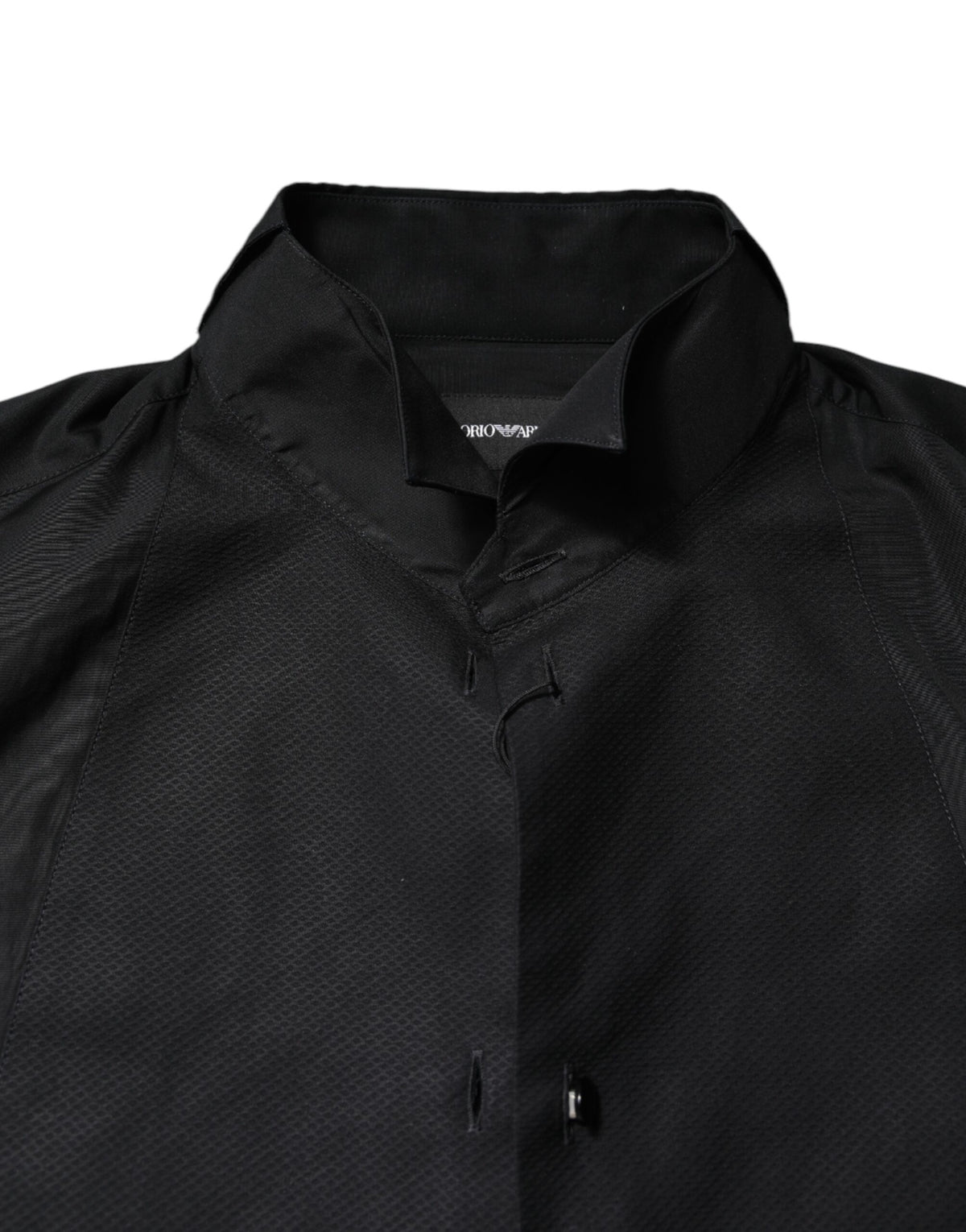 Chemise habillée homme Emporio Armani en coton noir, manches longues.