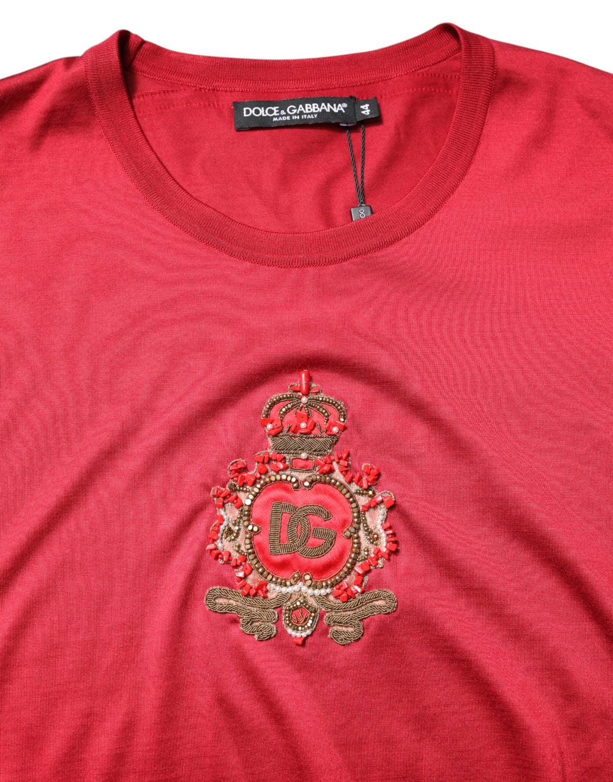 T-shirt à manches courtes en soie rouge Dolce &amp; Gabbana avec logo DG Crown.