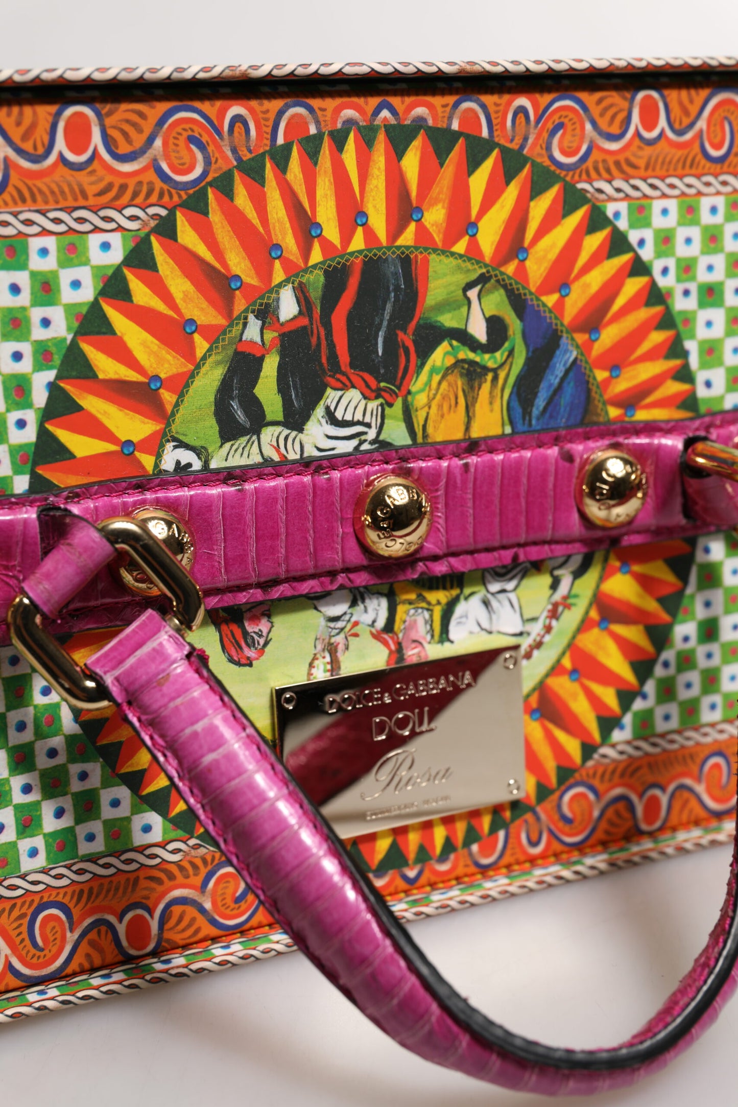 Dolce & Gabbana Roze Jurk Keramiek Porselein Mode Leer Sicilië Poppen