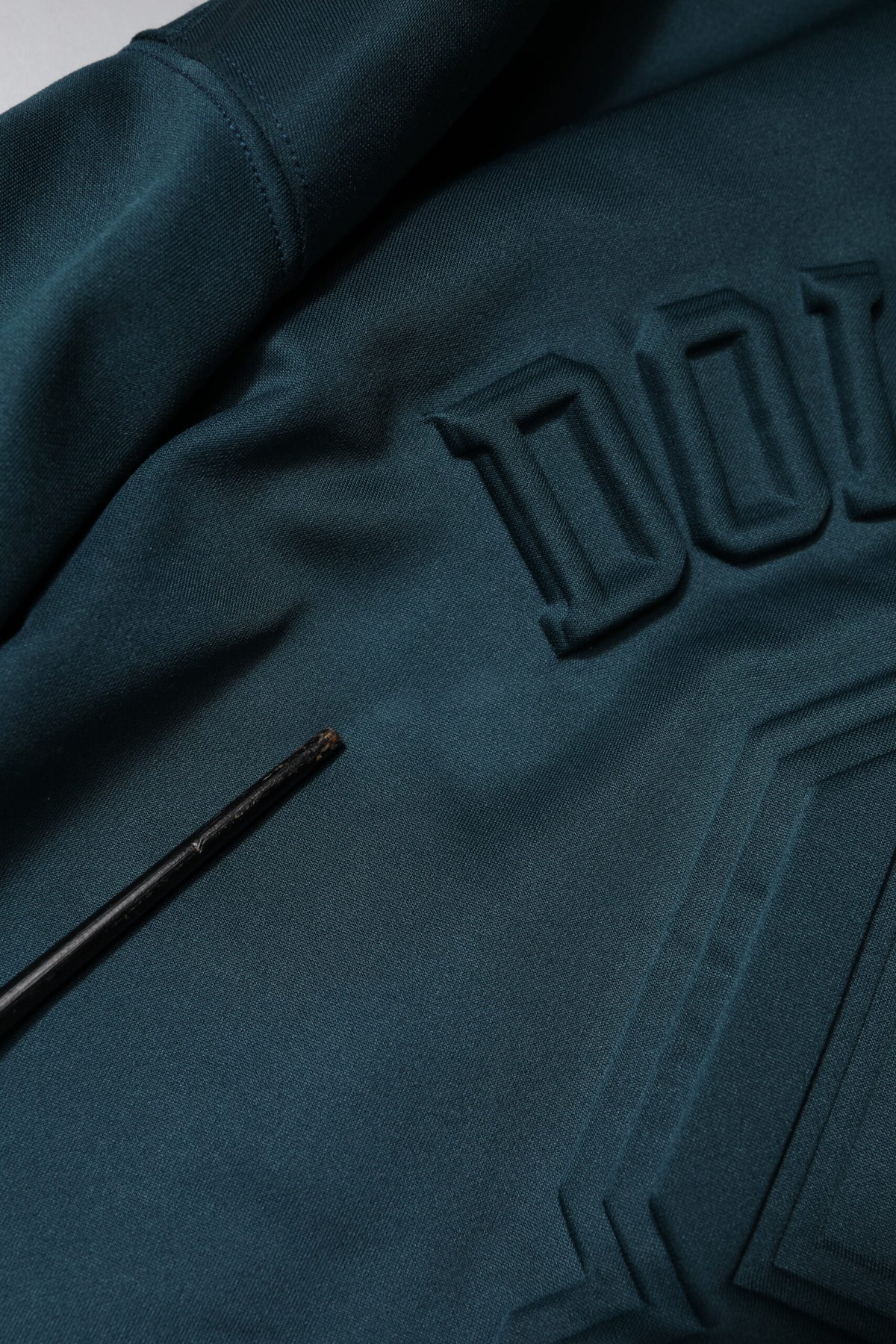 Pull en jersey à logo embossé vert foncé de Dolce &amp; Gabbana
