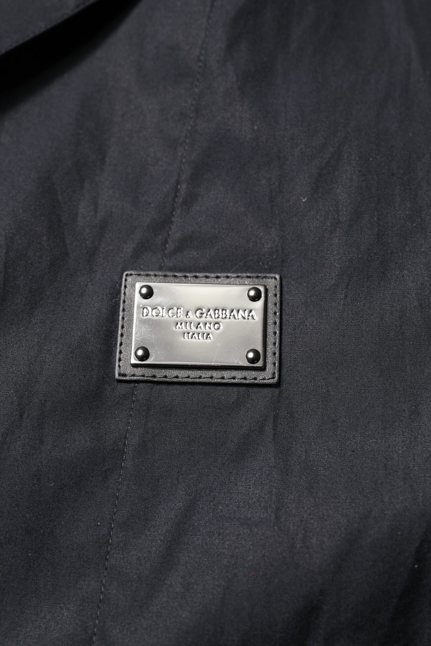 Chemise décontractée à manches courtes et boutons noirs de Dolce & Gabbana