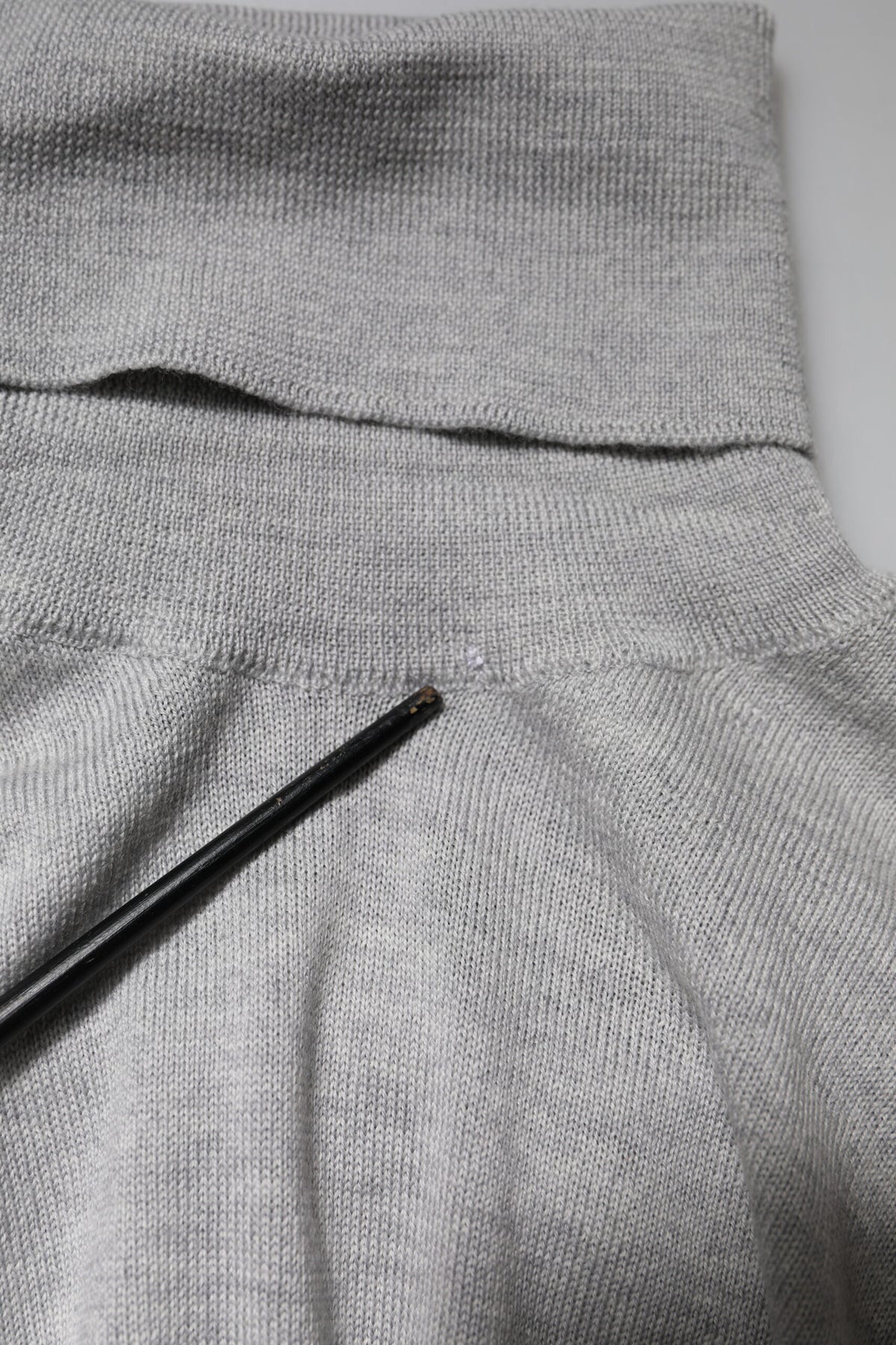 Pull en laine à col montant à manches longues gris de Dolce &amp; Gabbana