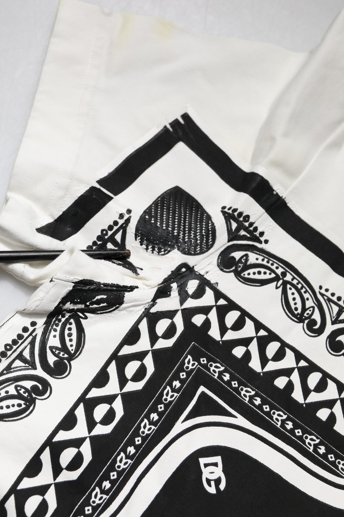 T-shirt à manches courtes à col rond et motif bandana blanc de Dolce &amp; Gabbana