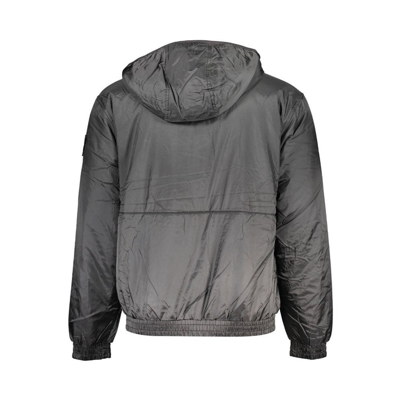 Calvin Klein Jack voor heren, zwart, gemaakt van gerecycled polyester.