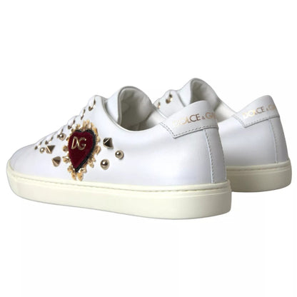 Dolce & Gabbana witte leren sneakers met gouden en rode hartjes