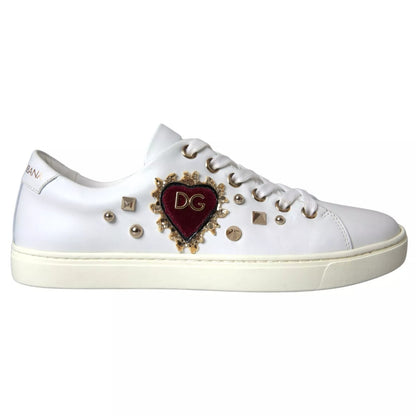 Dolce & Gabbana witte leren sneakers met gouden en rode hartjes