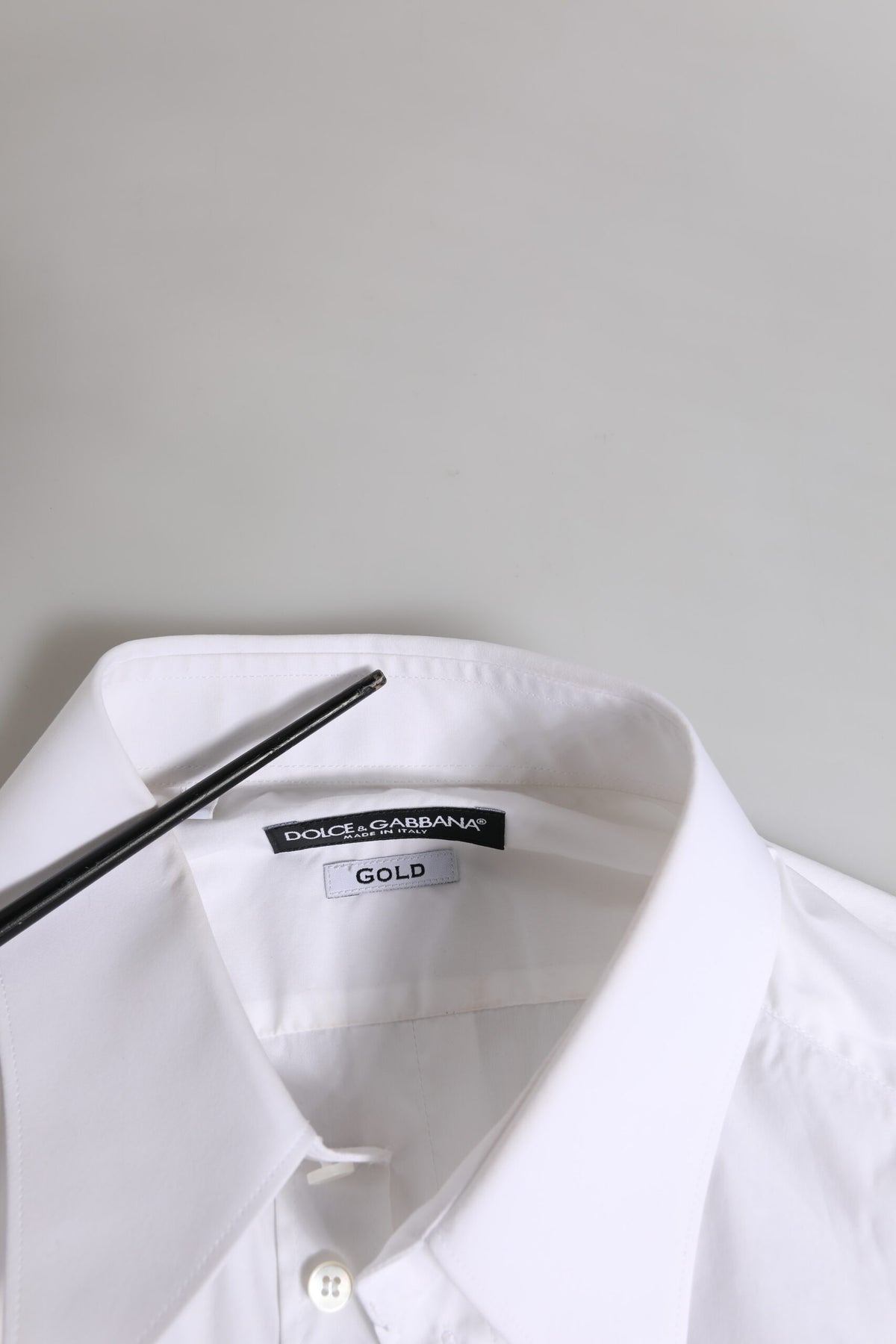Chemise habillée à manches longues pour homme, blanche et dorée, Dolce &amp; Gabbana.