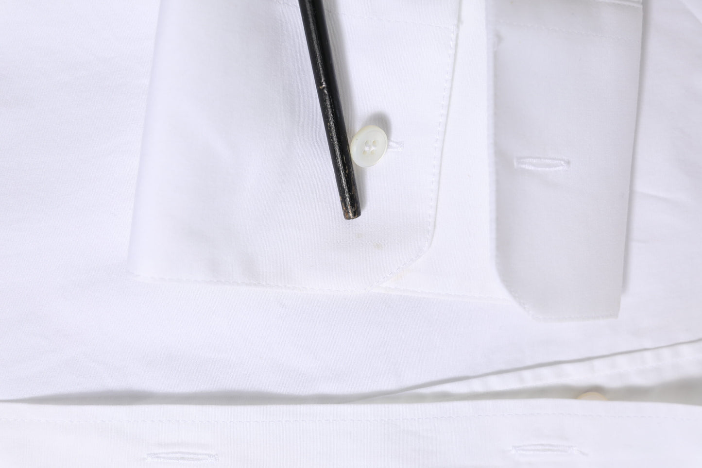 Dolce &amp; Gabbana wit GOUD katoenen heren overhemd, geschikt voor formele gelegenheden.