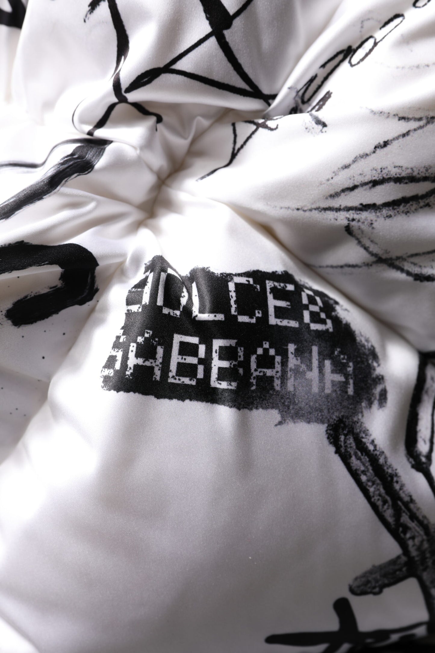 Dolce & Gabbana witte polyester gewatteerde hoed met capuchon