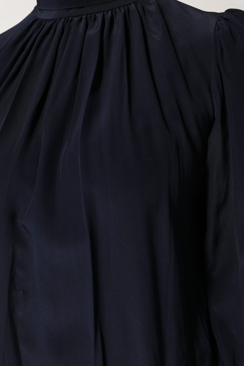 Dolce & Gabbana Blouse en Soie Bleue à Col Montant et Manches Longues