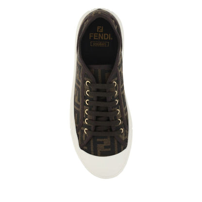 Sneakers Fendi Monochromatiques