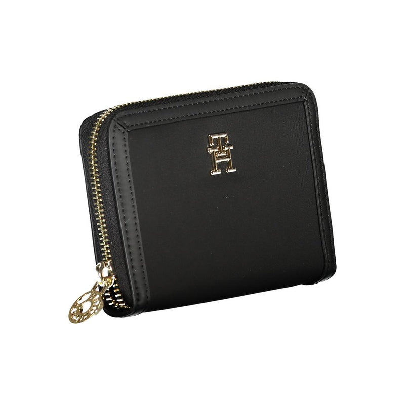 Tommy Hilfiger Elegant Zip Wallet - Ample Storage & Style