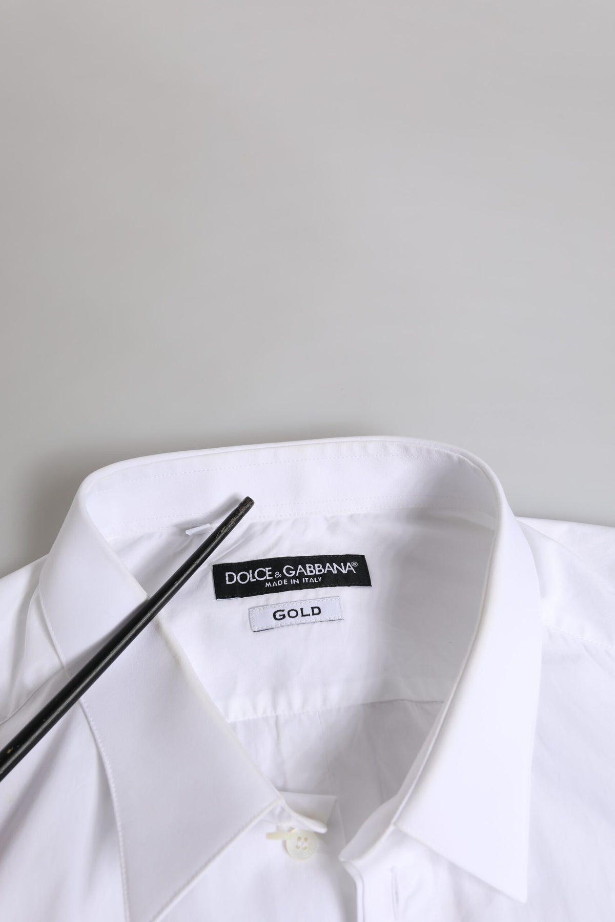 Chemise blanche en coton à manches longues, dorée, Dolce &amp; Gabbana.